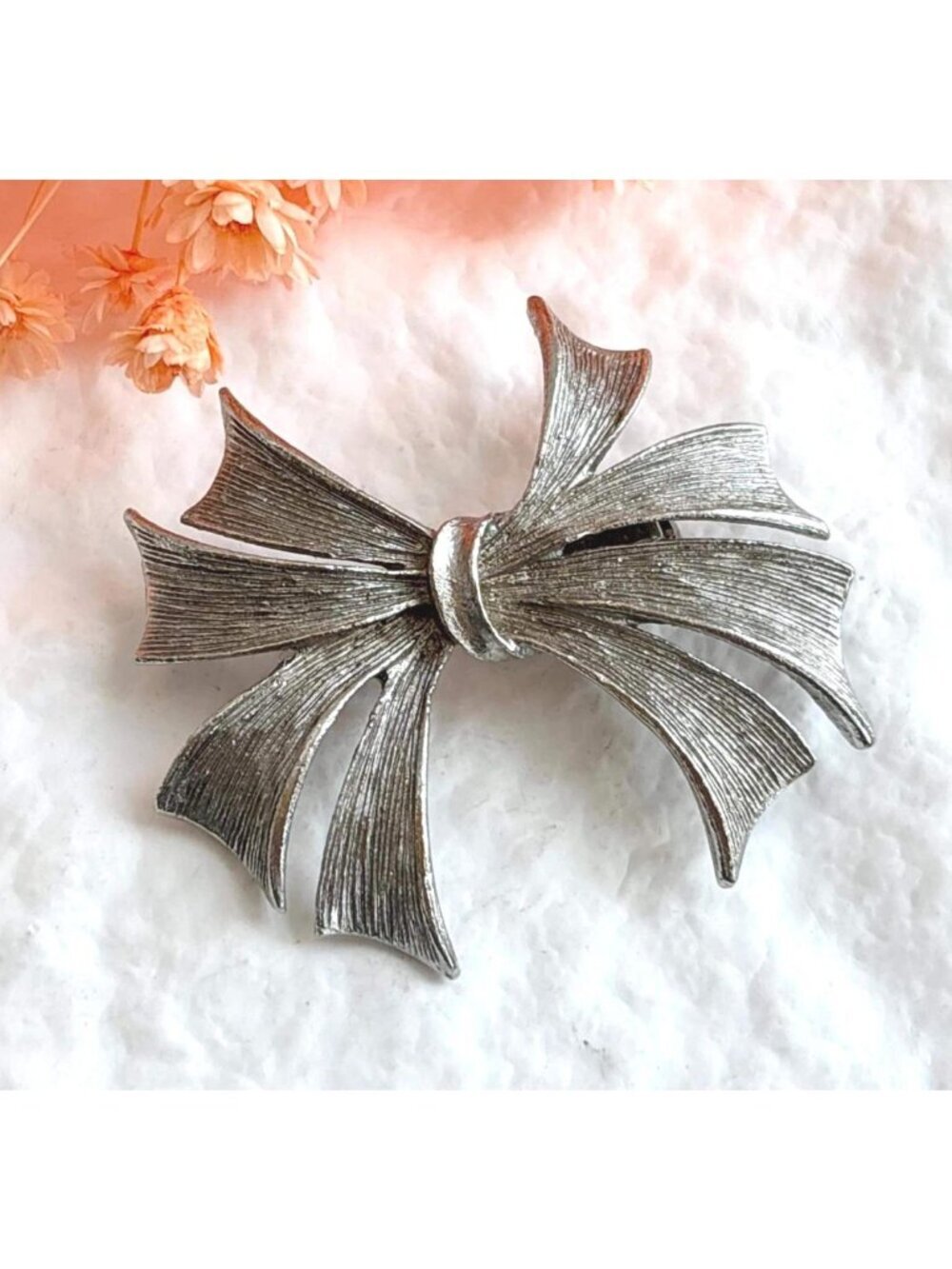 Bowtie Shaped Textured Silver Toned 80's Vintage Brooch